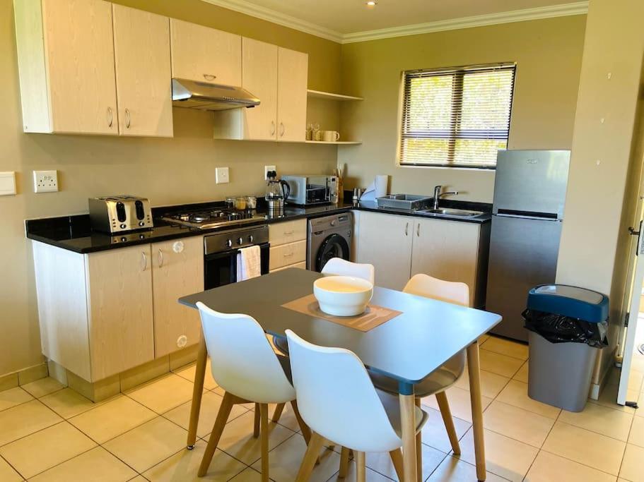 Modern 2 Bedroom In Shakas Rock *
